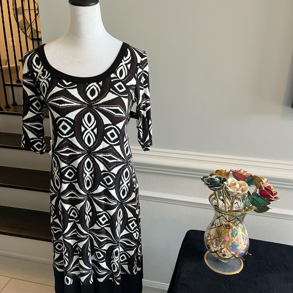 Karen Kane Black and White with Brown Geometric Midi Dress